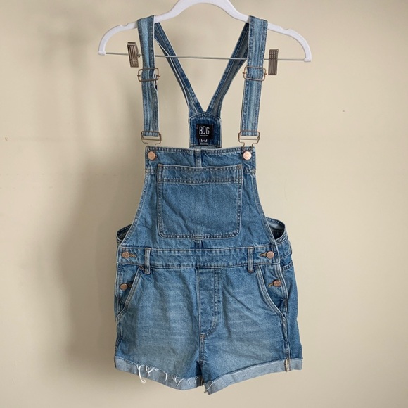 BDG Womens Light Blue Denim Overall Shorts size Medium - Picture 2 of 10